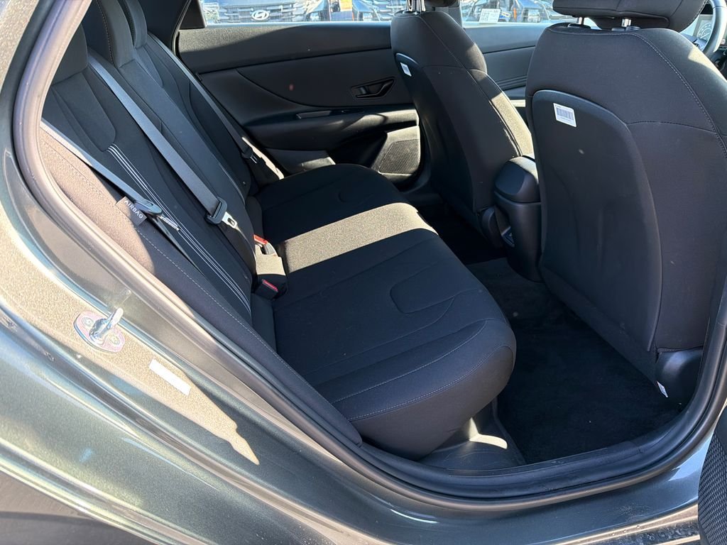 Used 2025 Gray Hyundai SEL Sport image 15