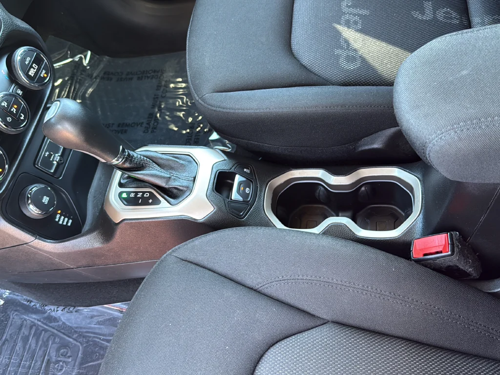 Used 2016 Orange Jeep Latitude image 19