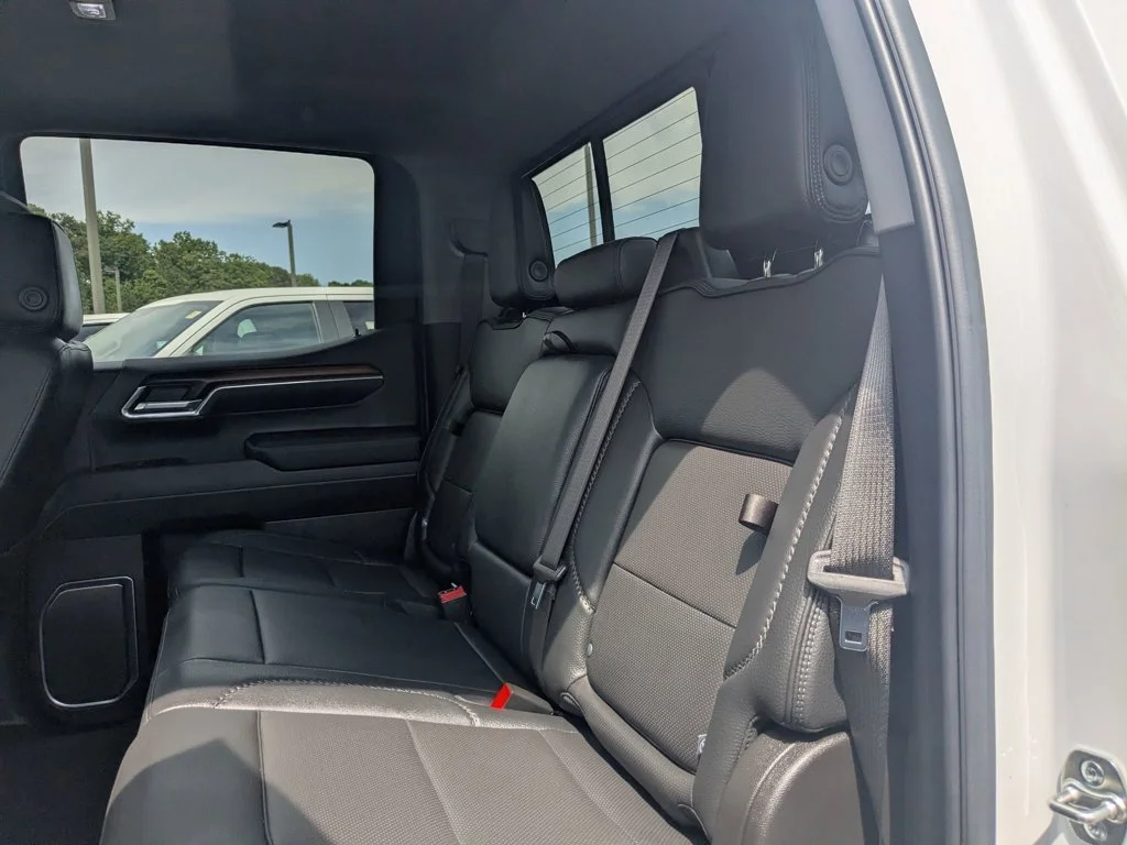 Used 2025 White Frost Tricoat GMC Denali image 26