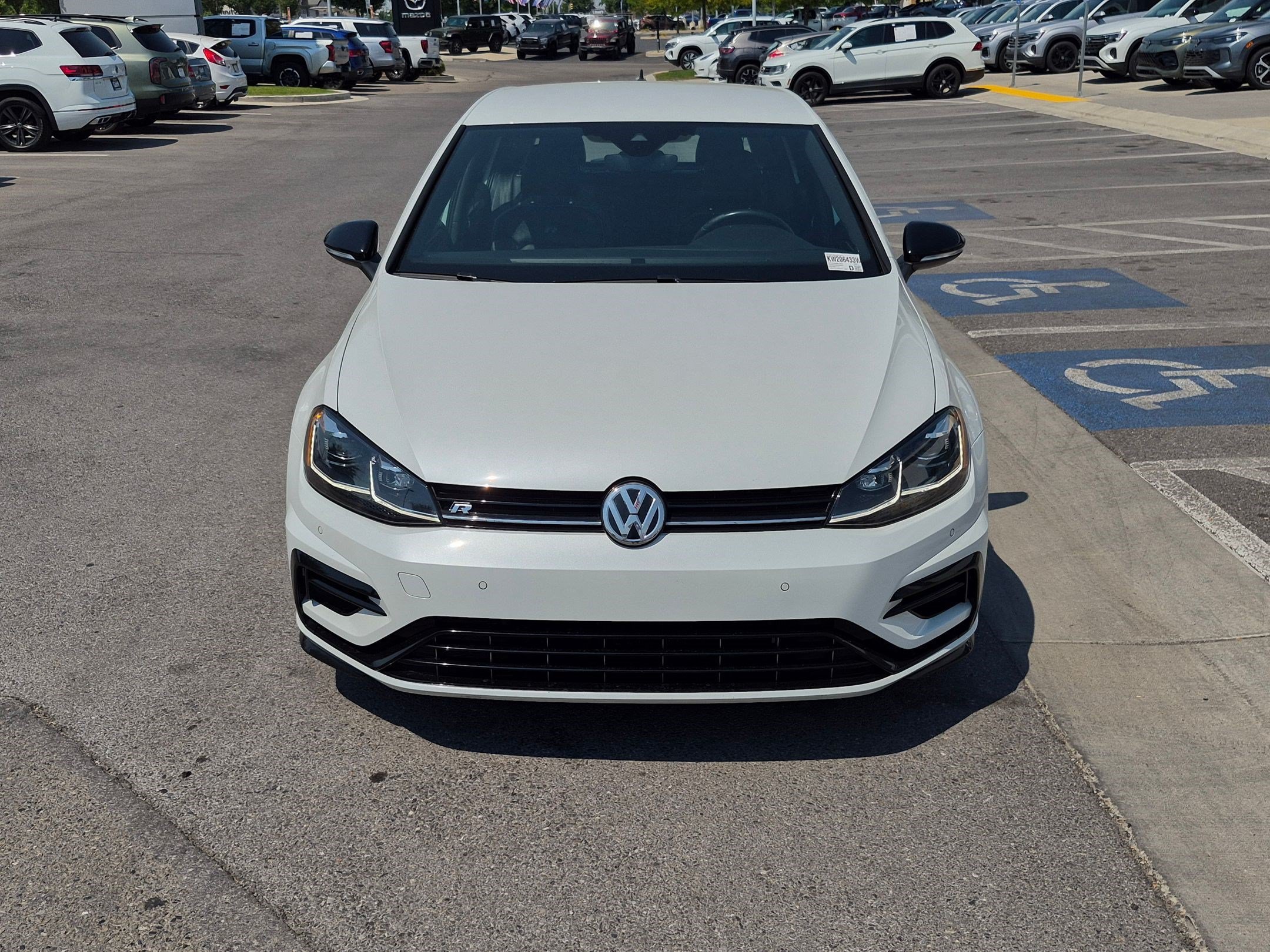 Used 2019 Oryx White Pearl Volkswagen DCC & Navigation 4Motion image 9