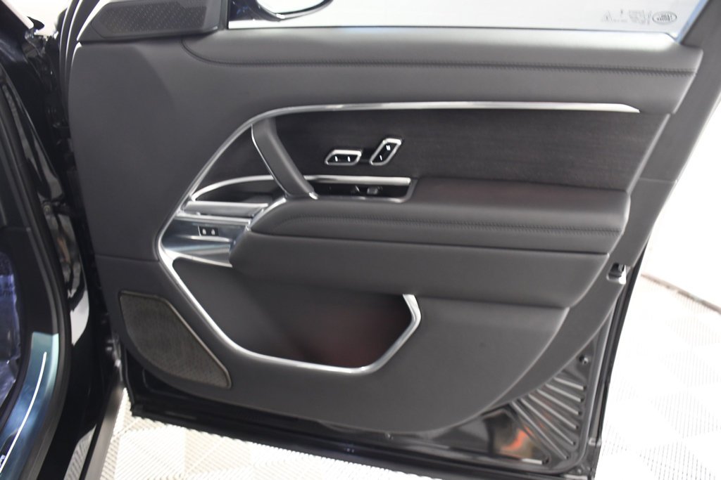 Used 2025 Santorini Black Metallic Land Rover Autobiography image 17