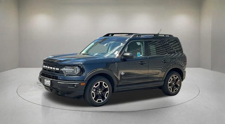 Used 2022 Black Ford Outer Banks image 2