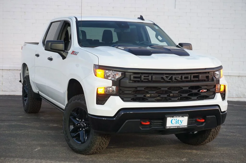 New 2026 Summit White Chevrolet Custom Trail Boss image 3