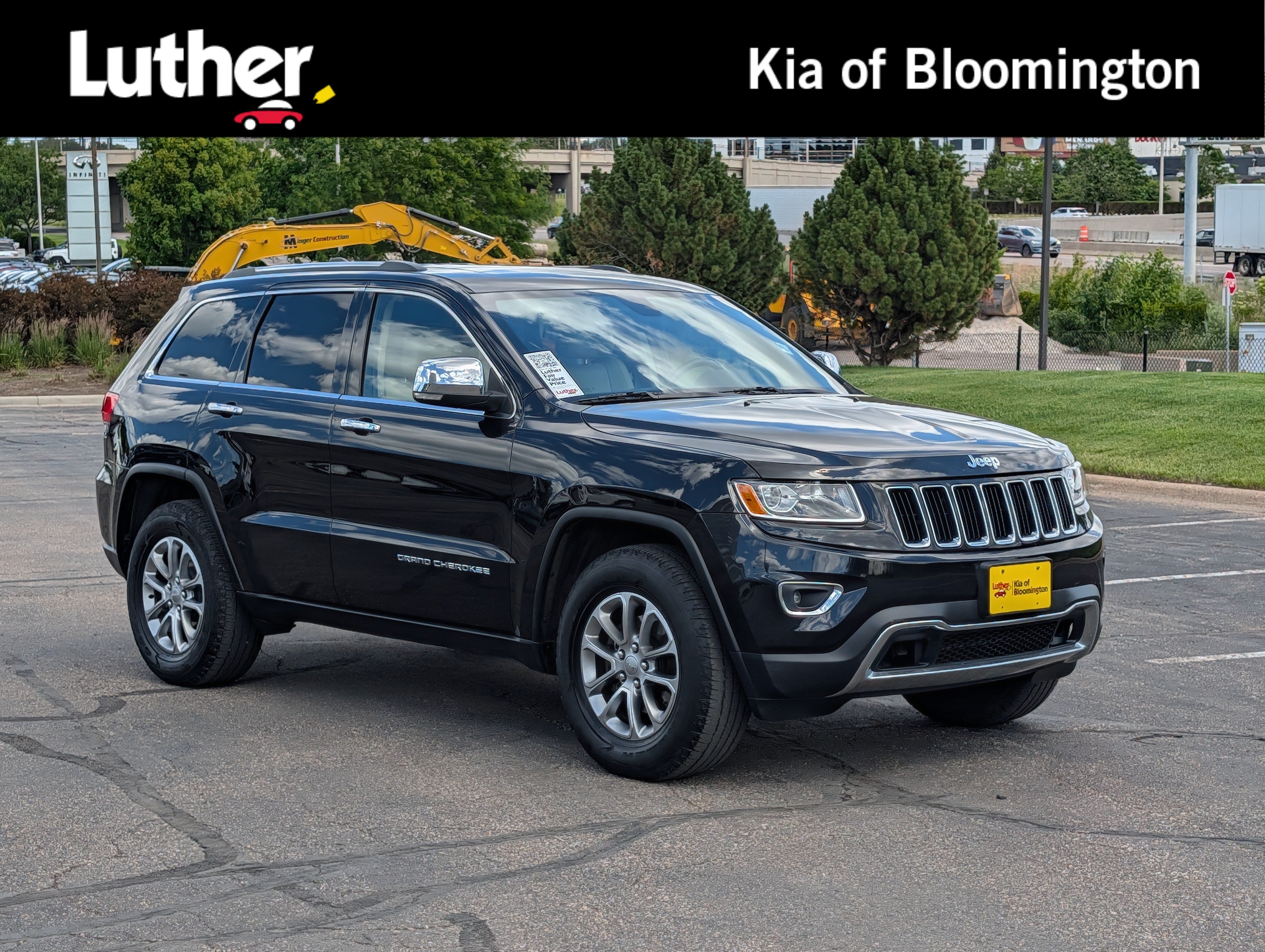 Used 2015 Brilliant Black Crystal Pearlcoat Jeep Limited image 1