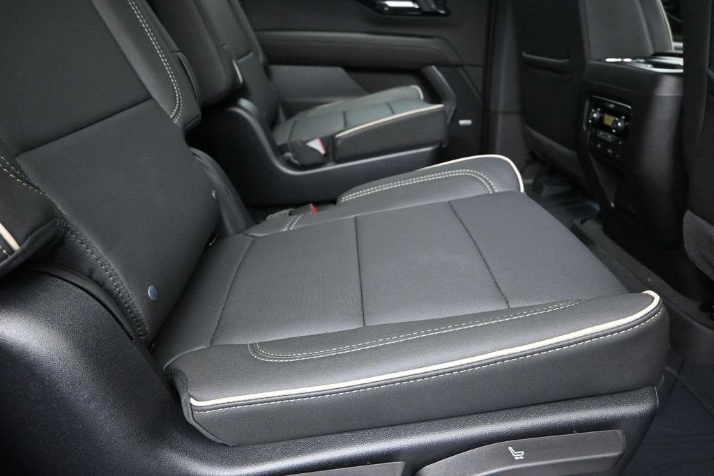 2026 Chevrolet Suburban Premier - Photo 23