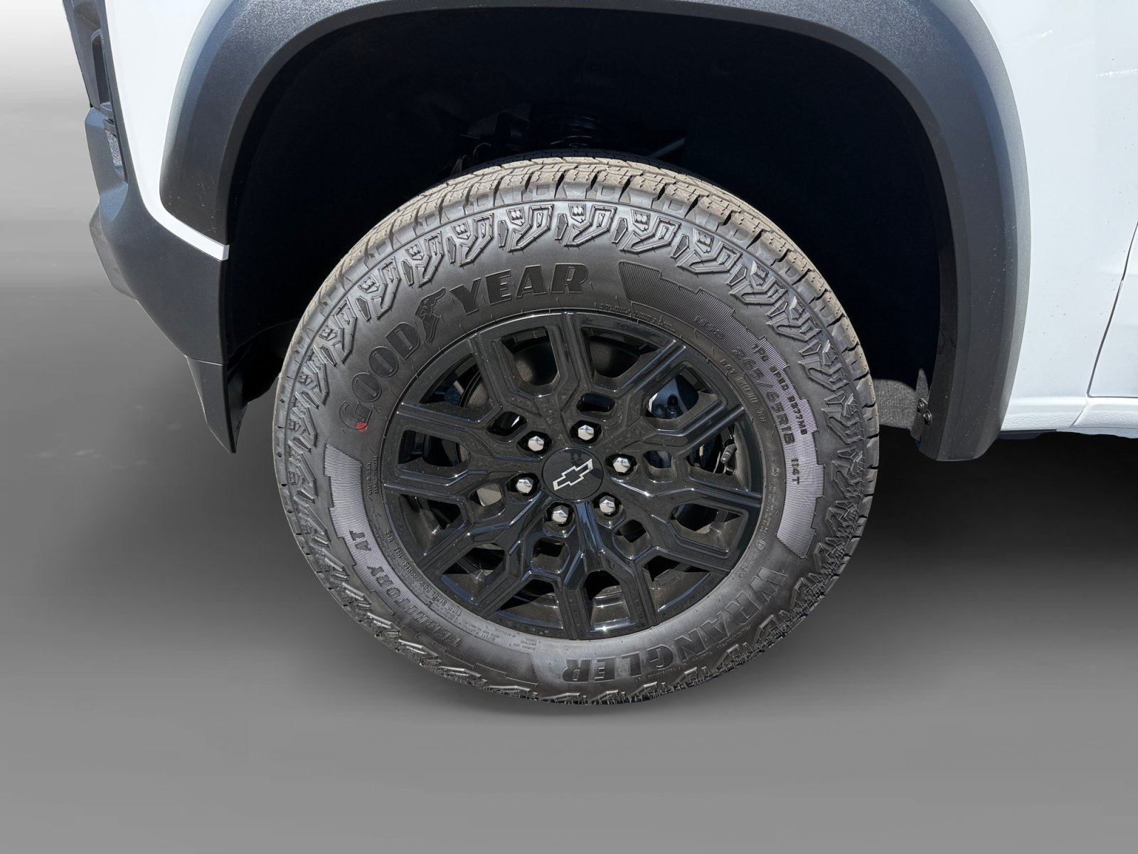New 2026 Summit White Chevrolet 4WD Trail Boss image 9