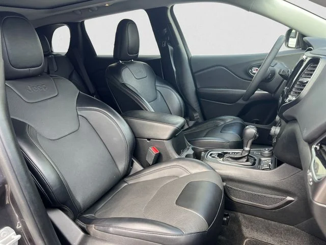 Used 2022 Gray Jeep Limited image 15