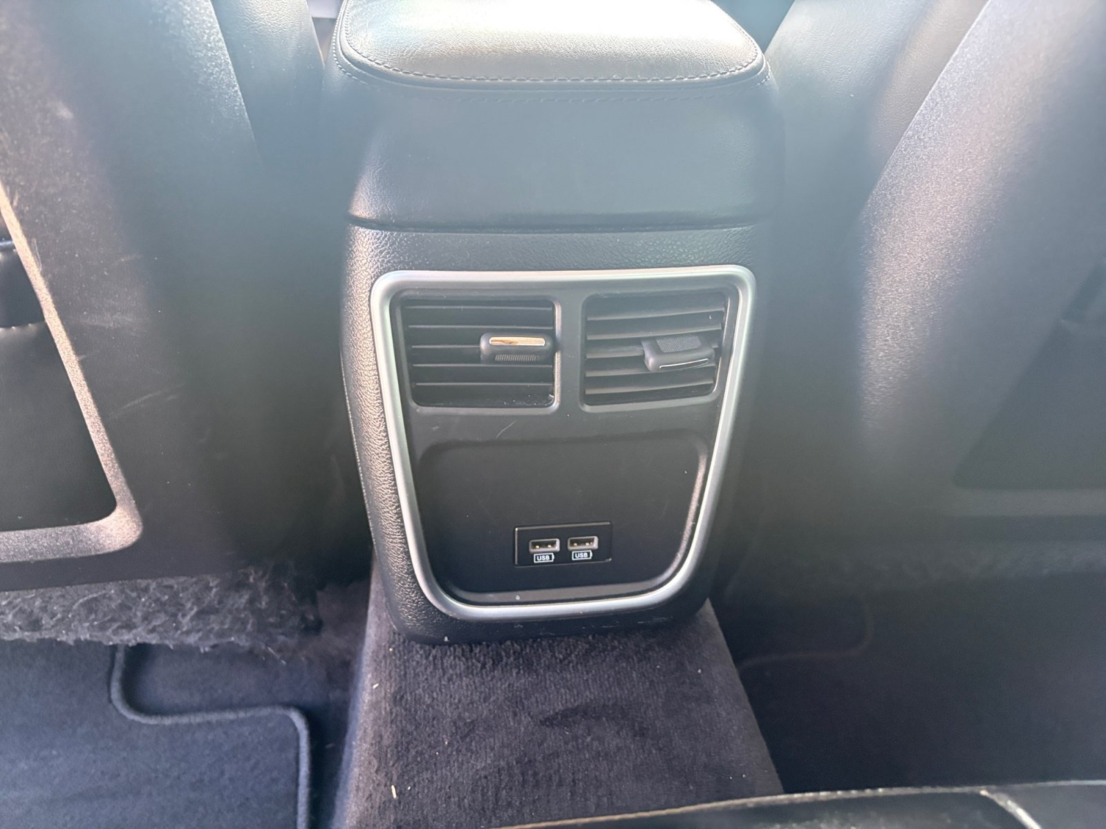Used 2018 Bright White Clearcoat Chrysler Touring L image 29