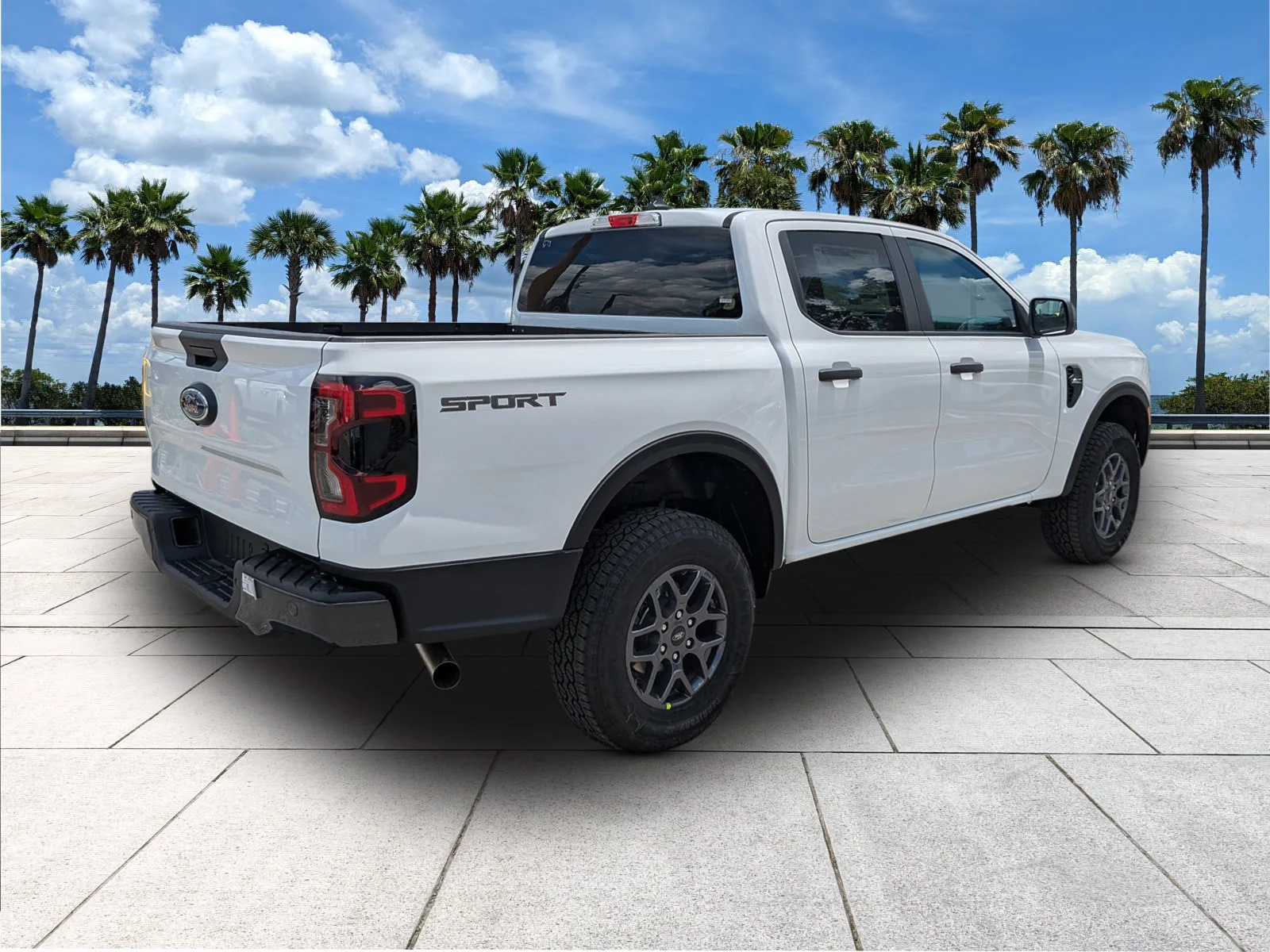 New 2026 Oxford White Ford XLT image 7