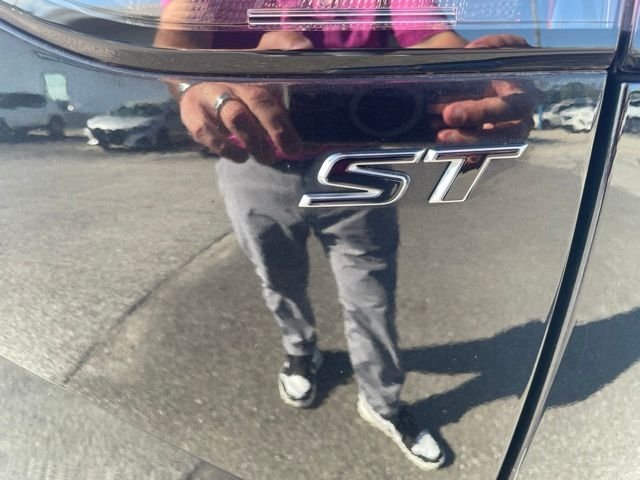 Used 2023 Black Buick Essence image 22