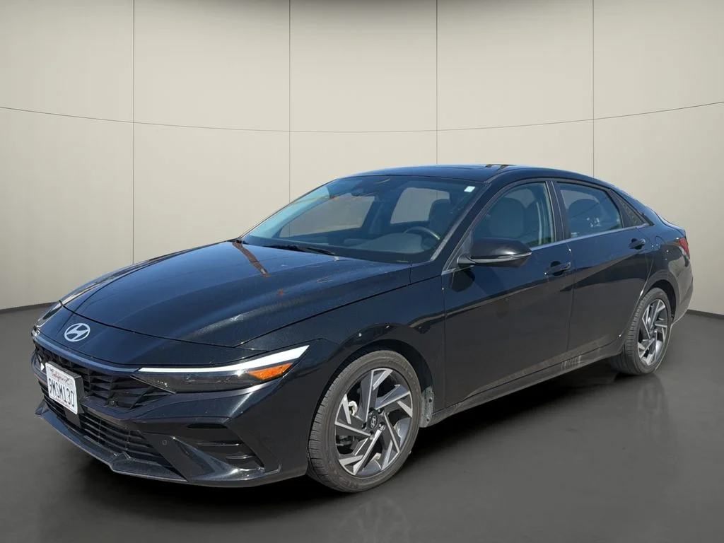 Used 2024 Black Hyundai Limited image 3