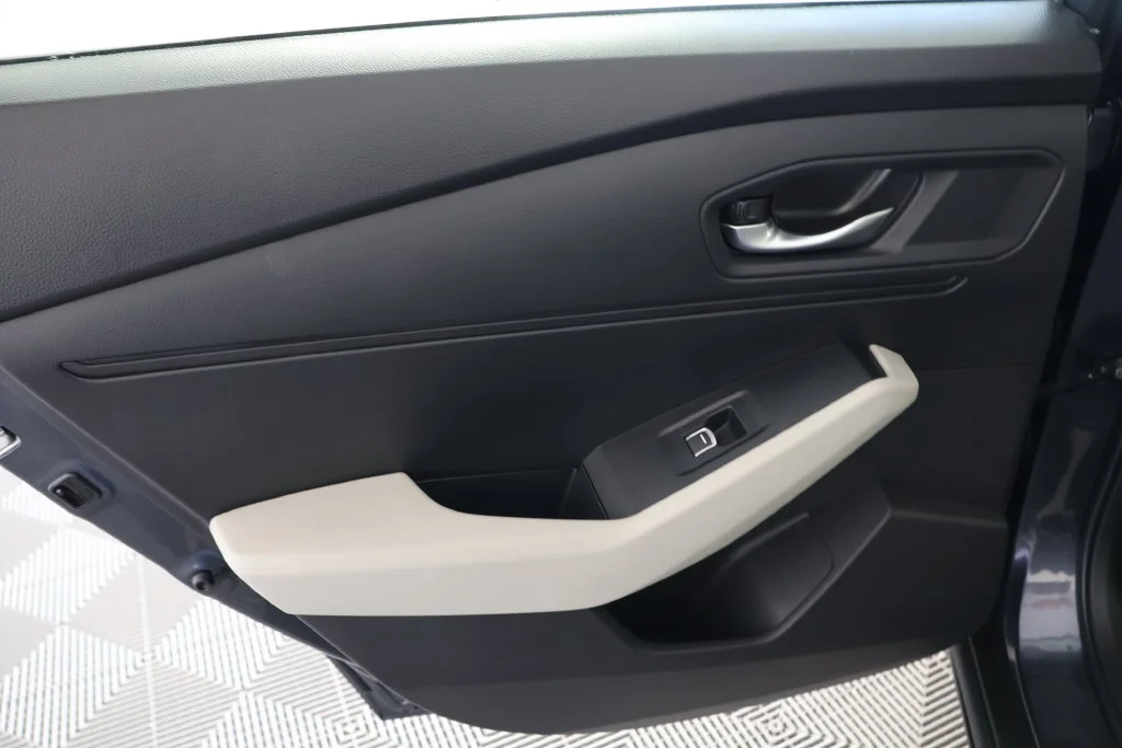 Used 2025  Honda LX image 25