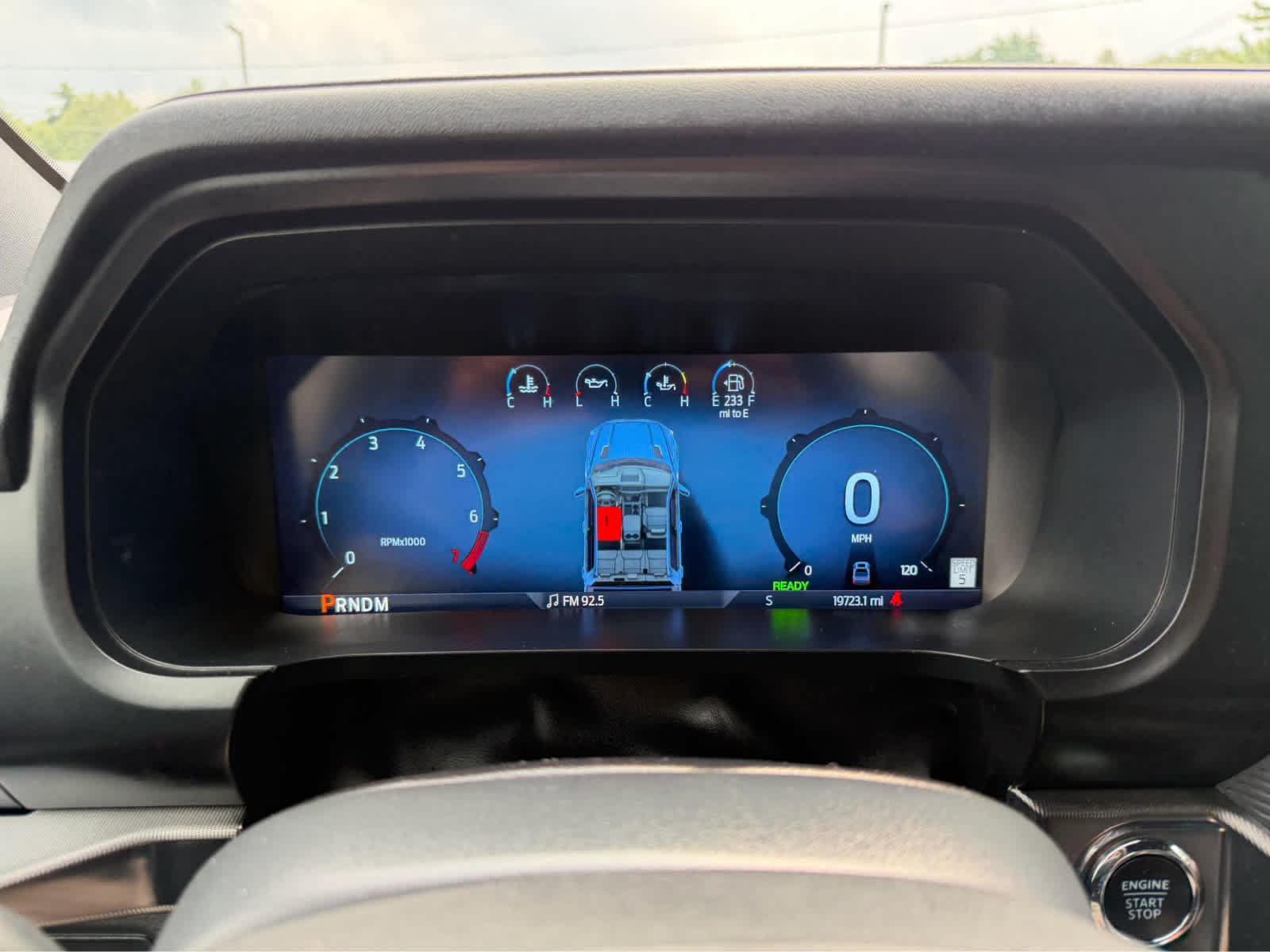 Used 2025 Agate Black Metallic Ford LARIAT image 16