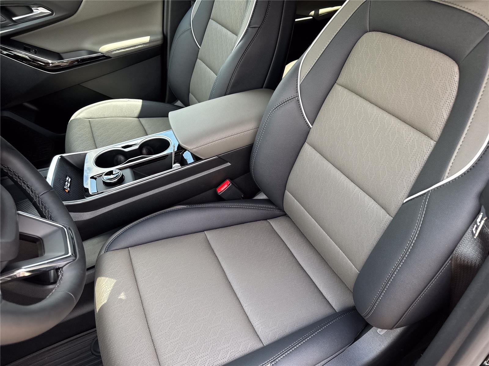 New 2026 Mosaic Black Metallic Chevrolet LT image 12