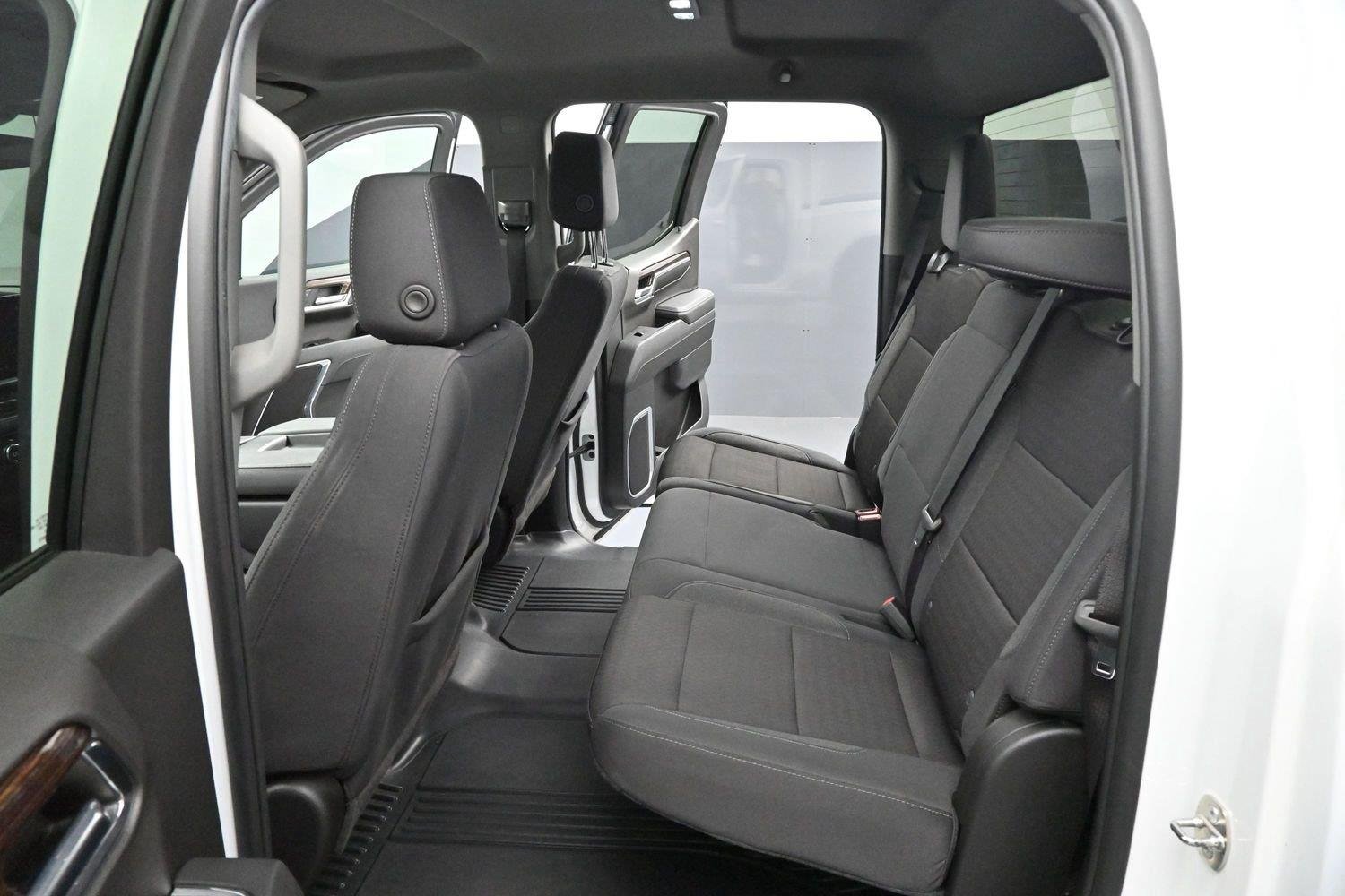 Used 2024 Summit White GMC SLE image 28