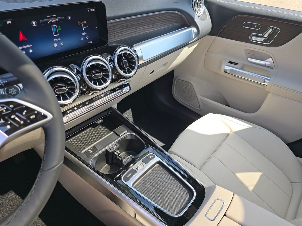 New 2026 Mountain Grey Metallic Mercedes-Benz GLB 250 image 30