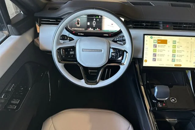 New 2026 Varesine Blue Land Rover Dynamic SE image 13