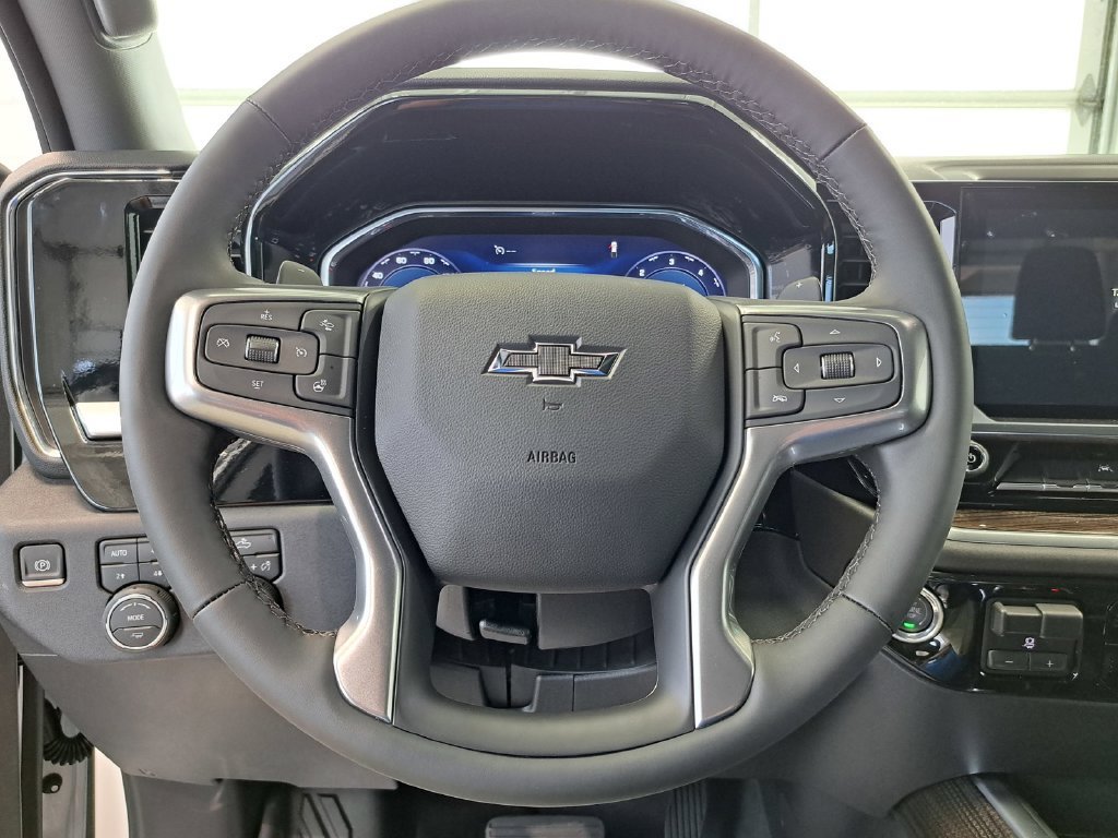 2026 Chevrolet Silverado 1500 RST Crew Cab Pickup Slide 6