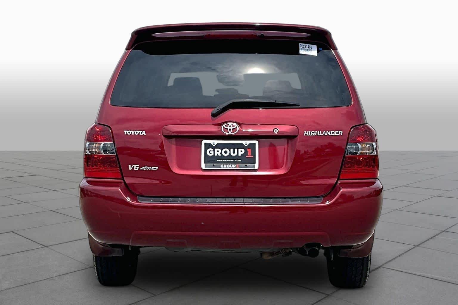 Used 2007 Salsa Red Pearl Toyota Limited w/3rd Row image 4