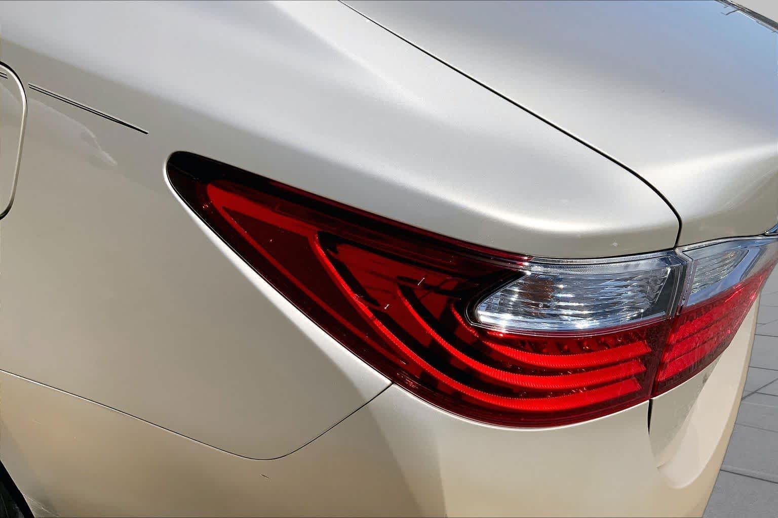 Used 2014 Satin Cashmere Metallic Lexus  image 29