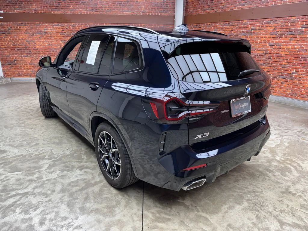 Used 2023 Black BMW xDrive30i image 2