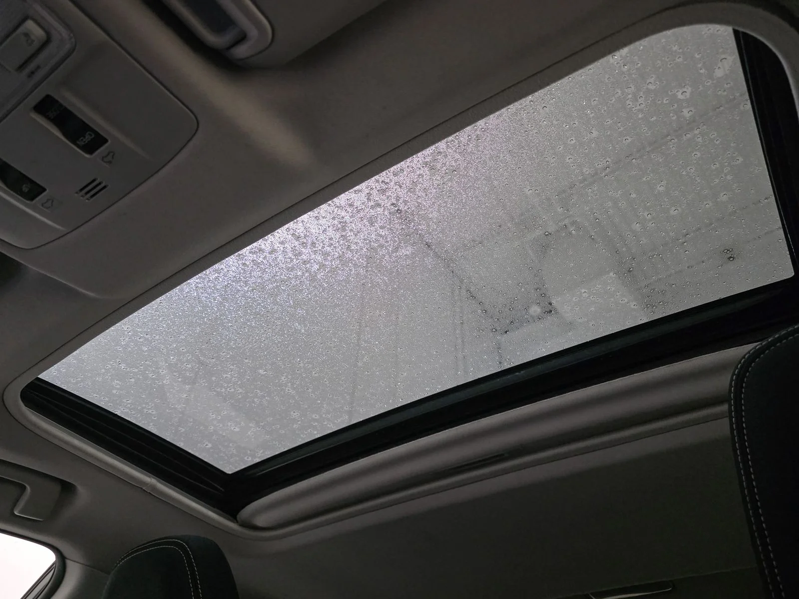 Used 2014 Gray Toyota XLE image 37