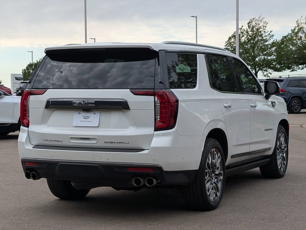 Used 2024 White Frost Tricoat GMC Denali Ultimate image 6