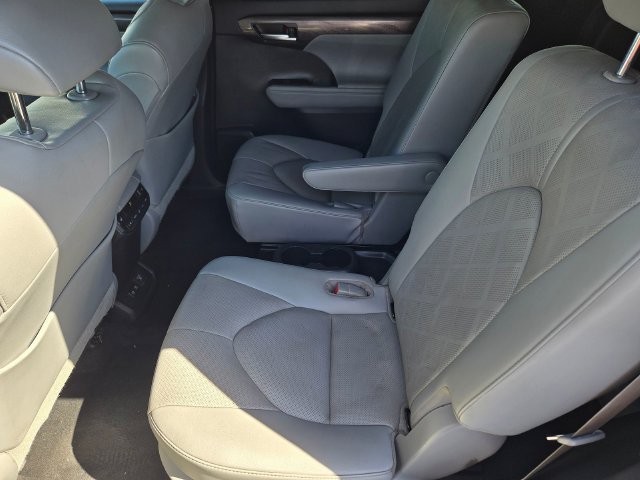 Used 2021 White Toyota Platinum image 10