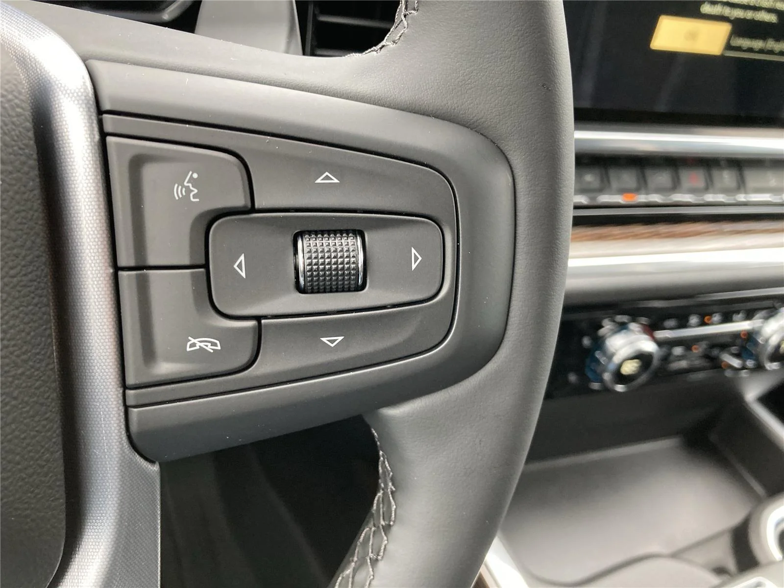 New 2026 Sterling Metallic GMC Elevation image 21