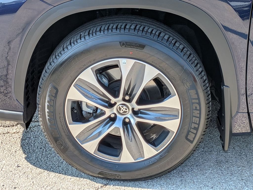Used 2026 Blue Toyota XLE image 15