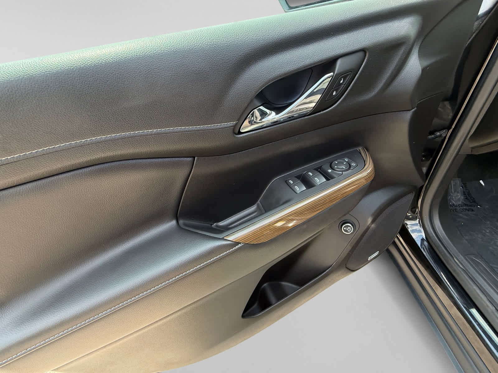 2023 GMC Acadia SLE - Photo 10