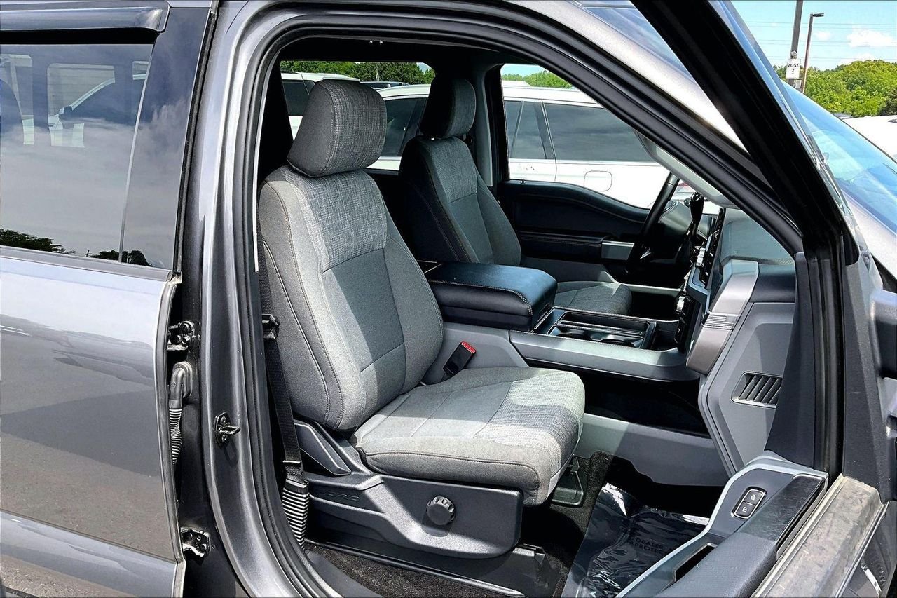 Used 2023 CARBONIZED GRAY METALLIC Ford XLT image 31