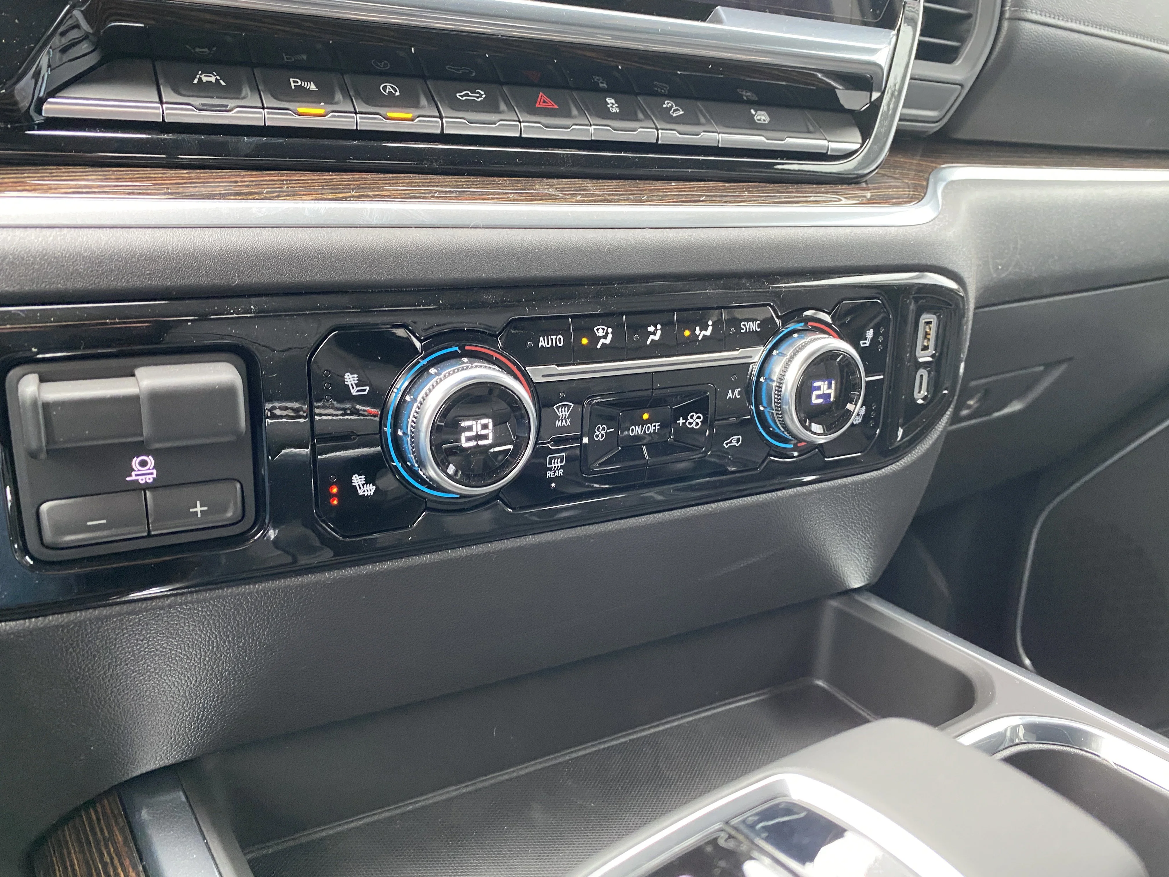 New 2026 STERLING METALLIC GMC Elevation image 23
