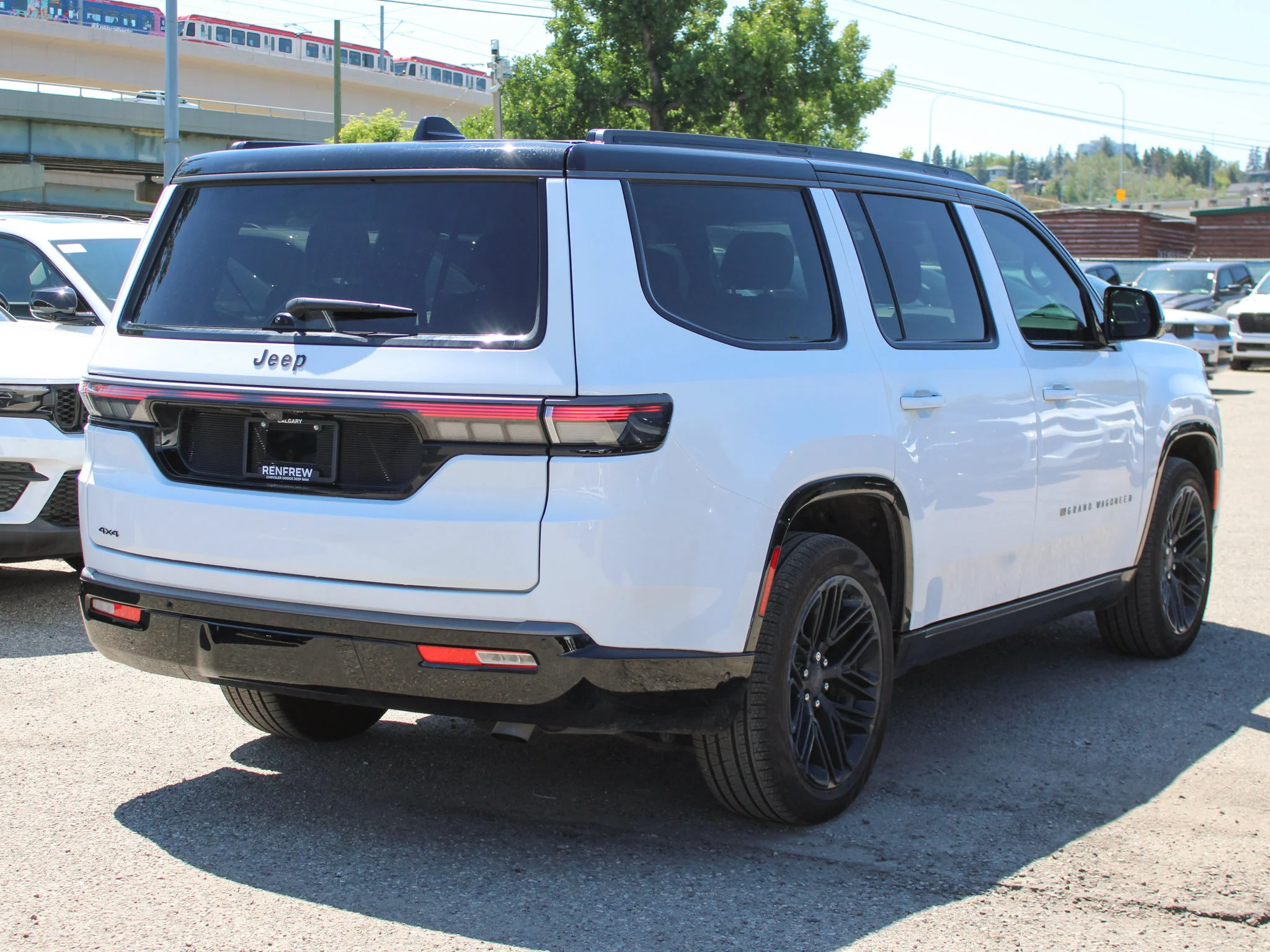Used 2026 White Jeep Summit Obsidian* image 4