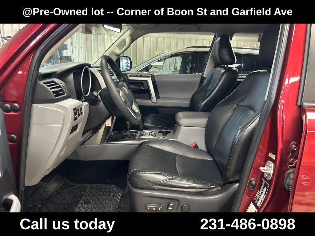 Used 2011  Toyota Trail image 13