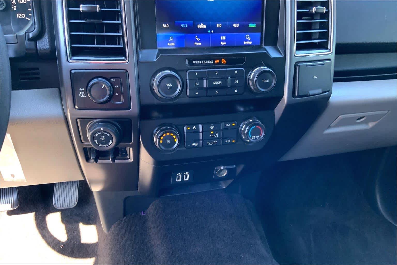 Used 2020 Oxford White Ford XLT image 31