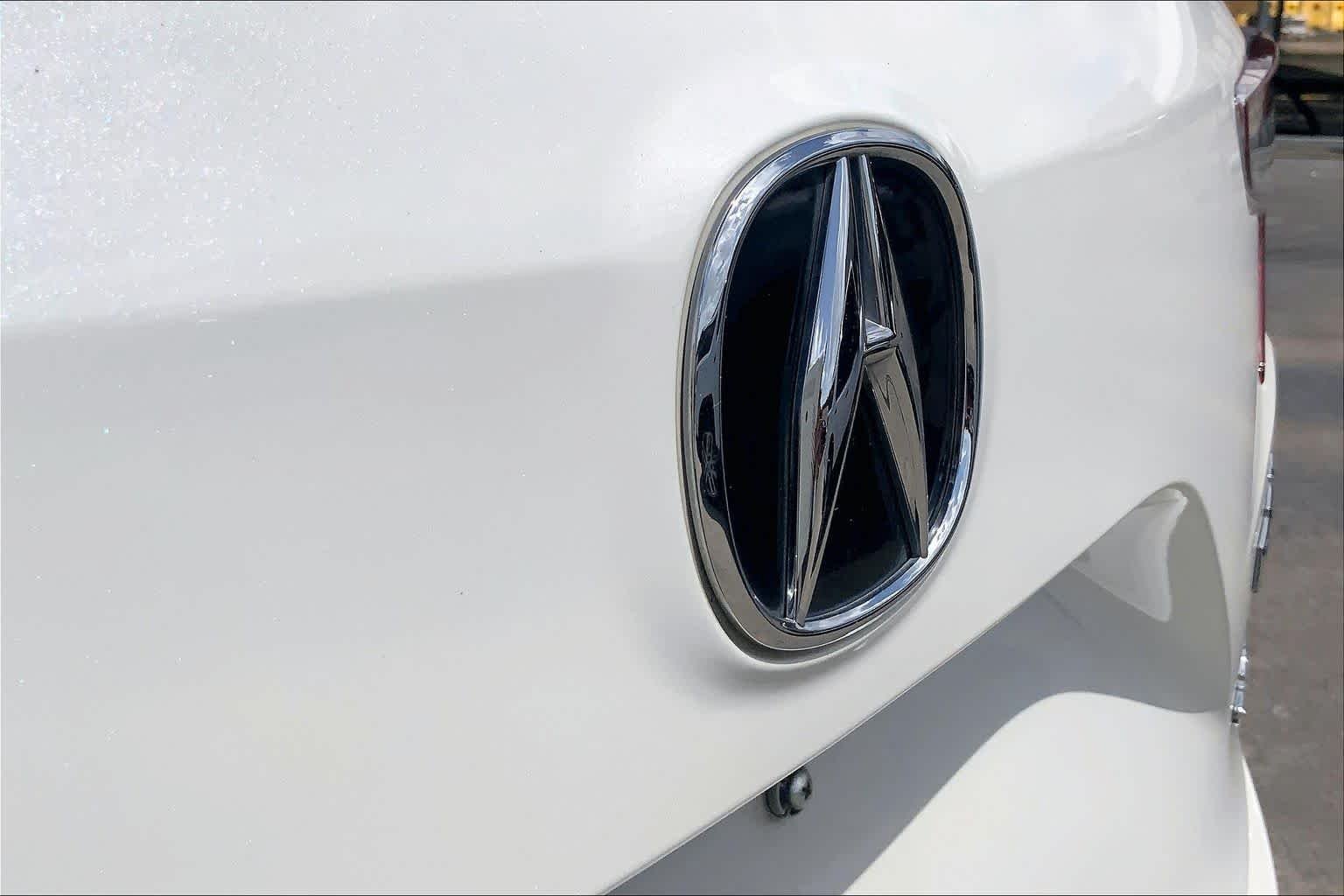 Used 2024 Platinum White Pearl Acura w/Technology Package image 31