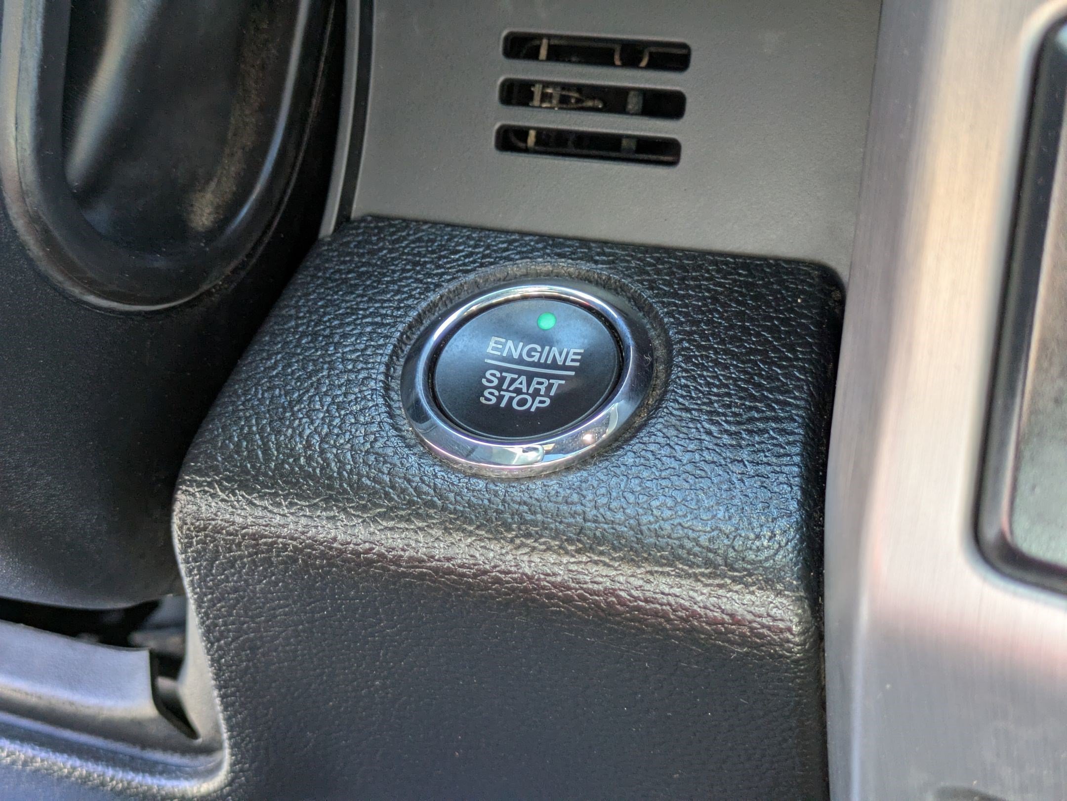 Used 2019 White Platinum Clearcoat Metallic Ford Platinum image 21