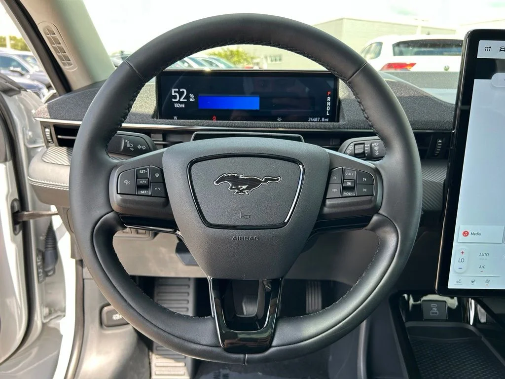 Certified Used 2023 White Metallic Ford Premium image 23