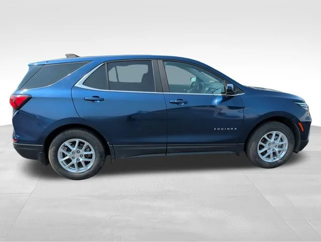 Used 2022 BLUE GLOW METALLIC Chevrolet LT image 7