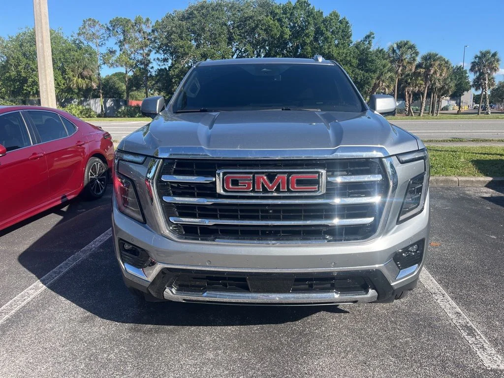 Used 2025 Silver GMC Elevation image 1
