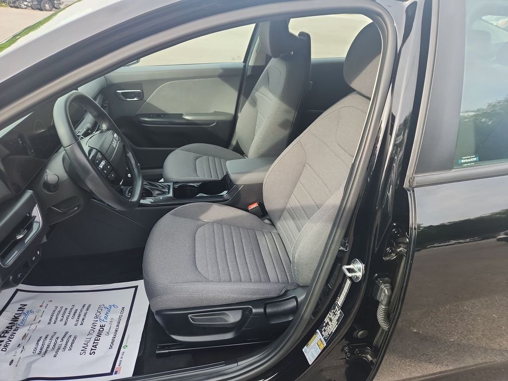 Used 2025 Black Kia EX image 17