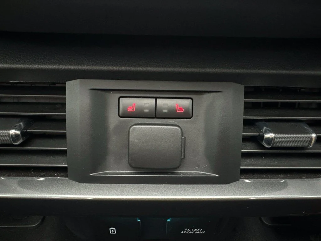 Used 2023 Black Metallic Ford Lariat image 12