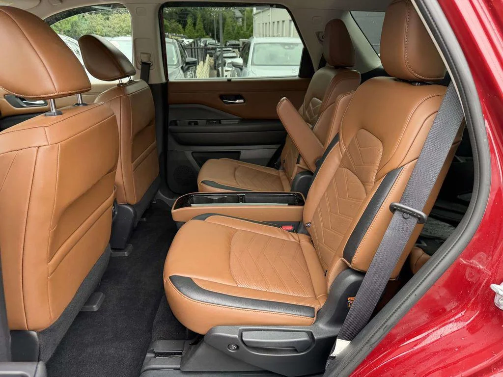 Used 2022 Scarlet Ember Tintcoat Nissan Platinum 4WD image 22