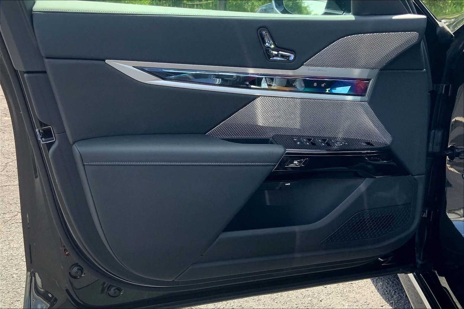 2025 BMW i7 50 - Photo 10