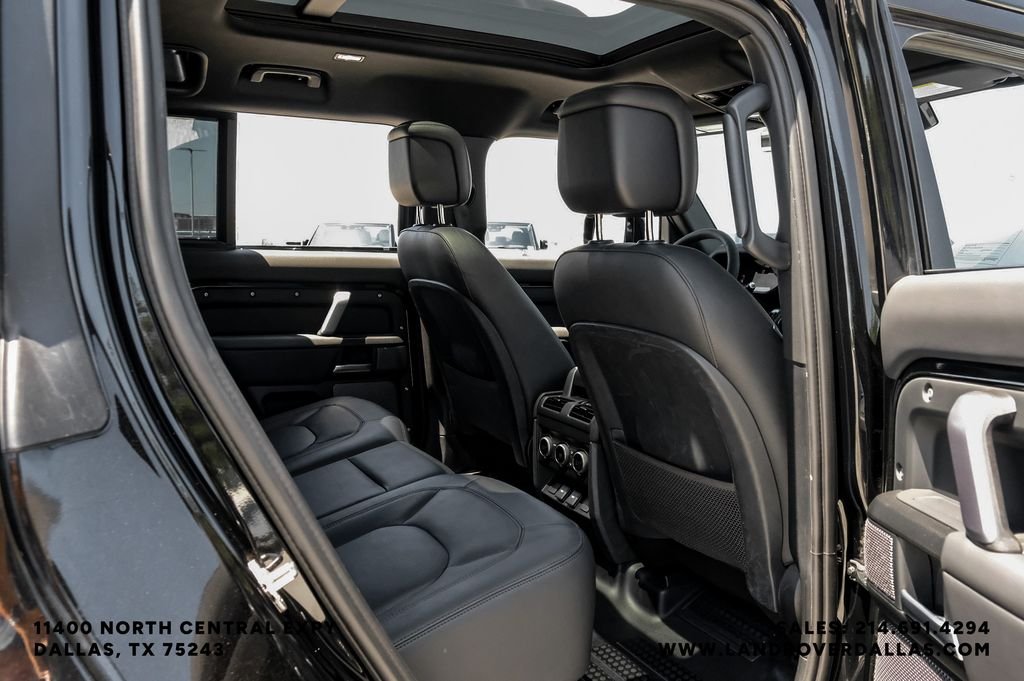Used 2024 Black Land Rover V8 image 38