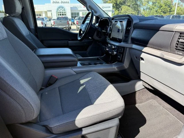 Used 2021 Black Ford XLT image 40