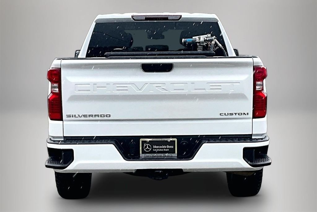 Used 2025 White Chevrolet Custom image 5