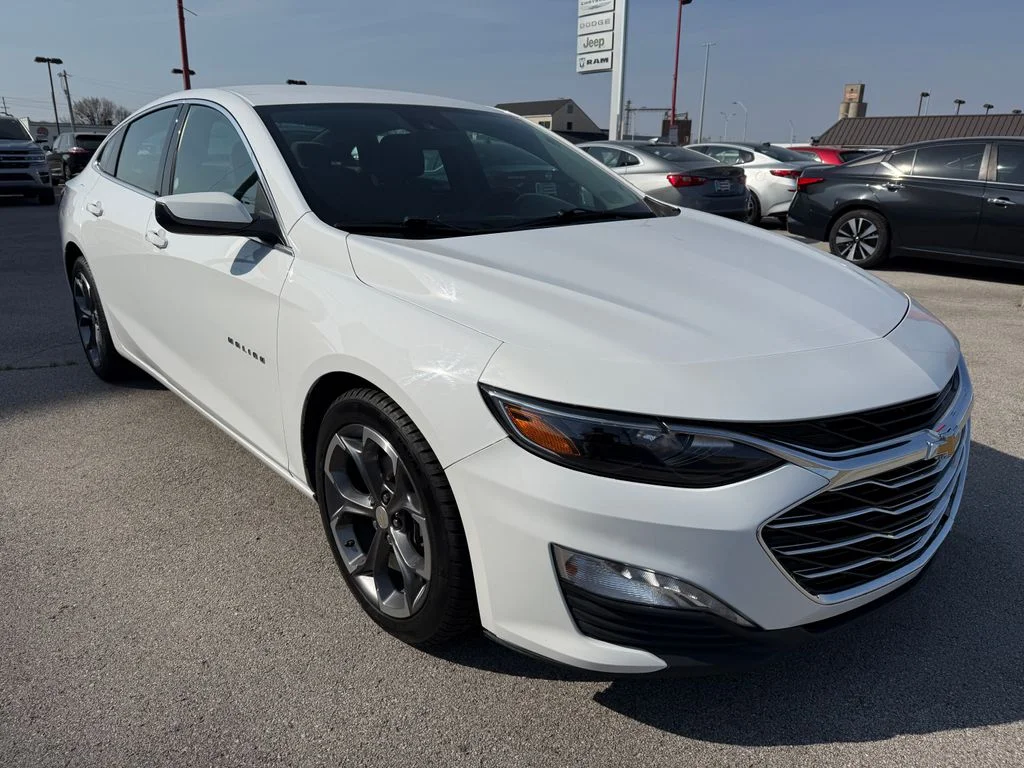 Used 2023 White Chevrolet LT image 11