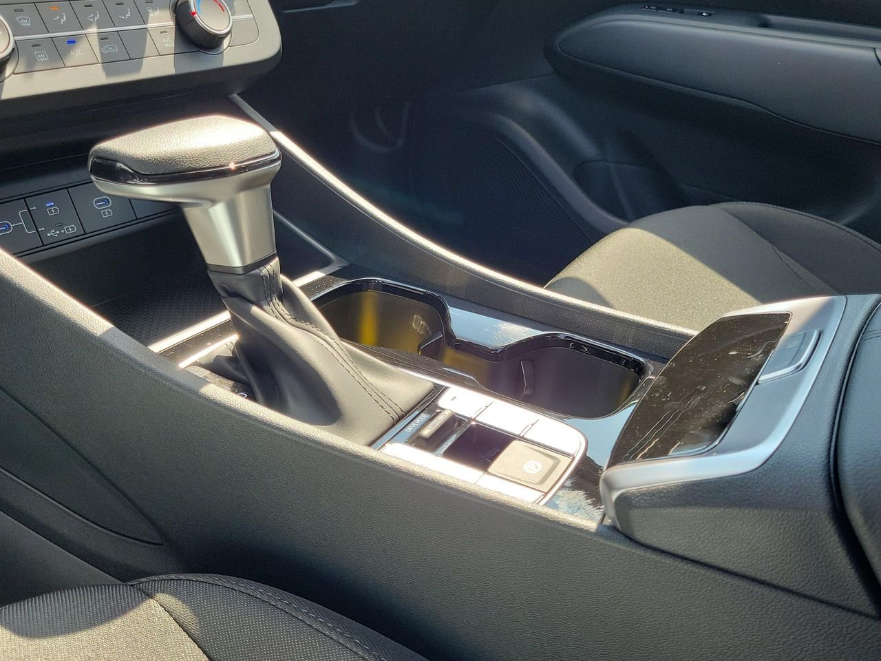 New 2026 Serenity White Pearl Hyundai SE AWD image 29